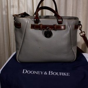 Dooney & Bourke Hand bag